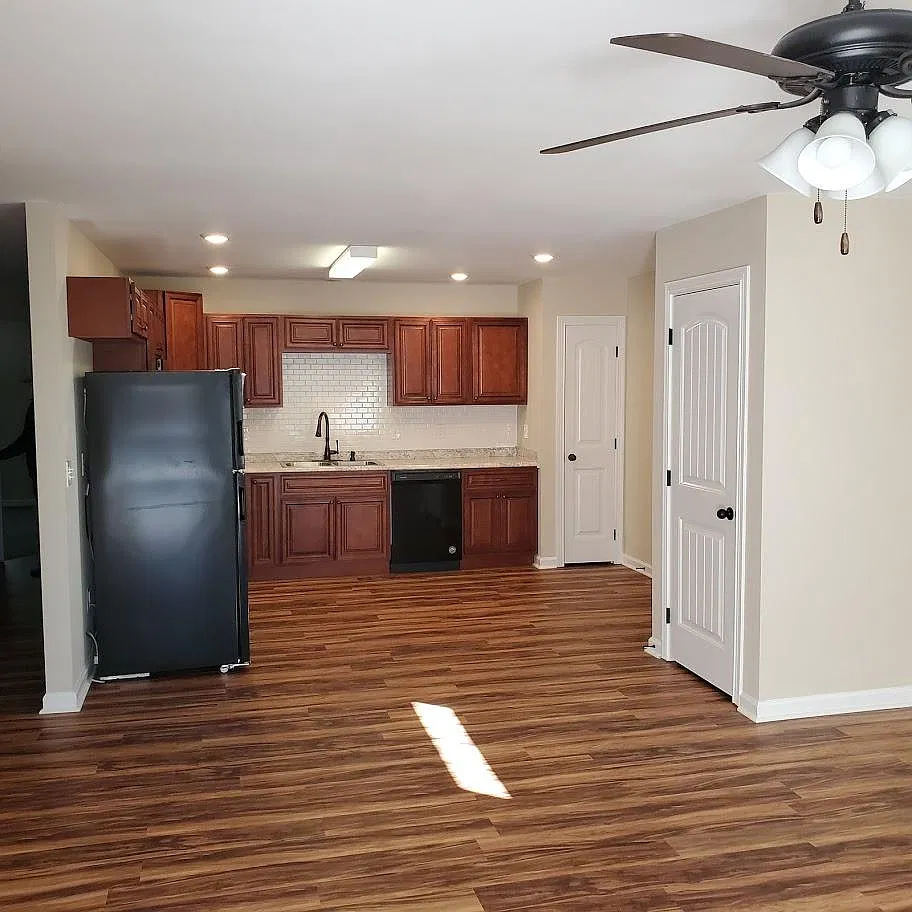 2 bed, 1.5 bath, 1000 sqft, $1,395 — Photo 2