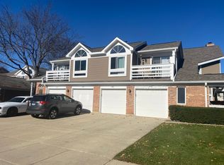 1130 Courtland Dr, Buffalo Grove, IL