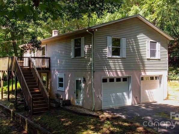 560 Hunters Ridge Dr