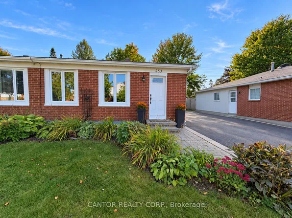 253 McElroy Dr, Ottawa, ON K2L 1Y3