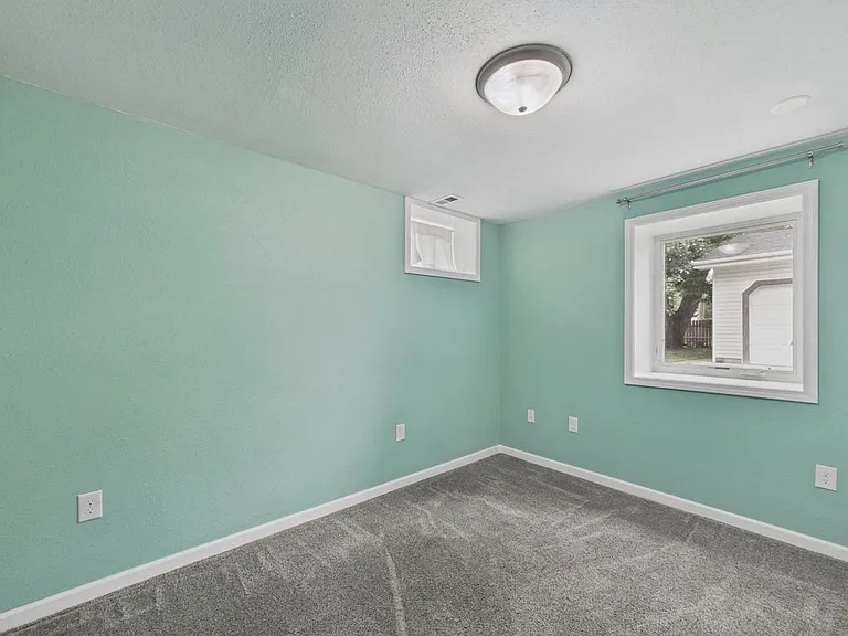 1509 Concord St S — Photo 10