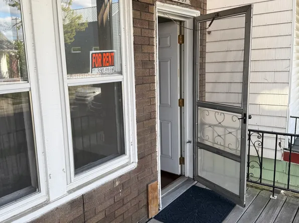 11363 Sobieski St, Hamtramck, MI 48212