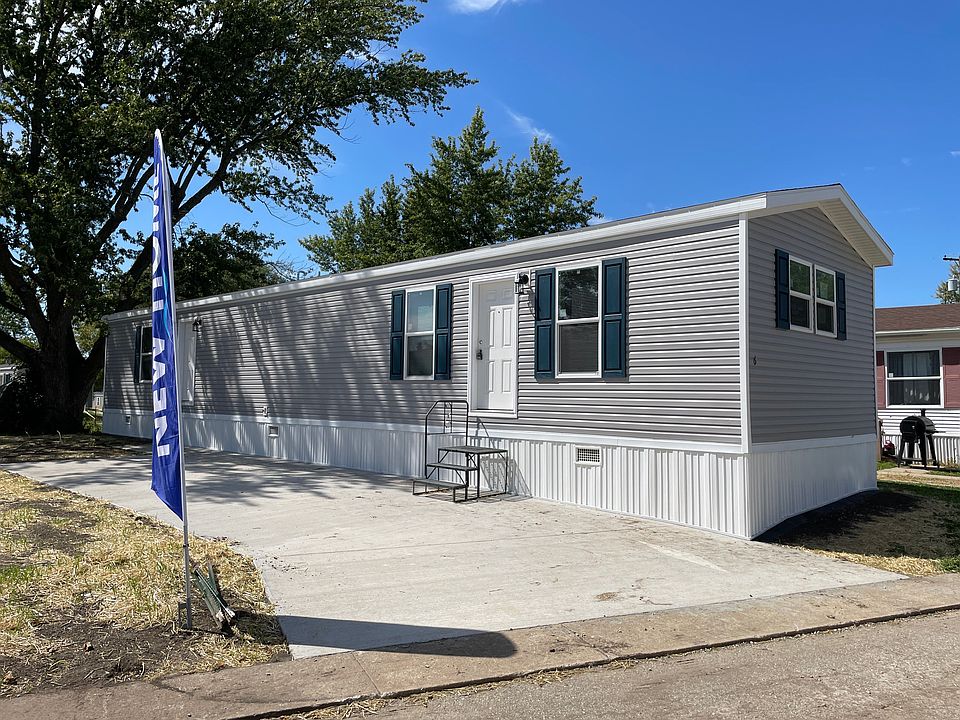 2nd image of 6 Evergreen Dr