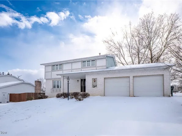 2218 Hidden Brook St NE, Canton, OH 44721