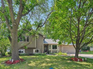721 Conestoga Trl, Chanhassen, MN 55317