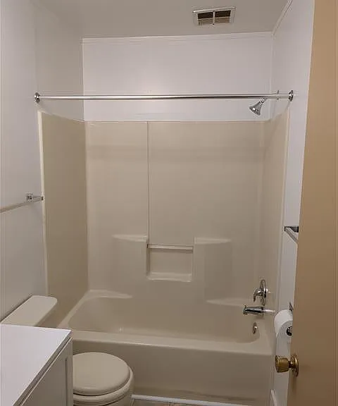 646 Northwood Ct — Photo 8