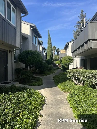 1220 Pine Creek Way #1 Photo 1