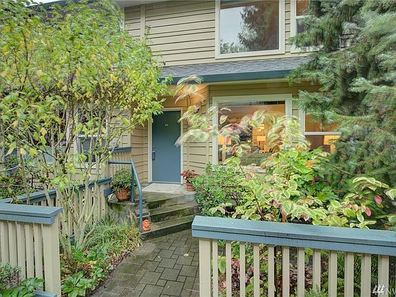 4th image of 1717 16th Ave Unit 25