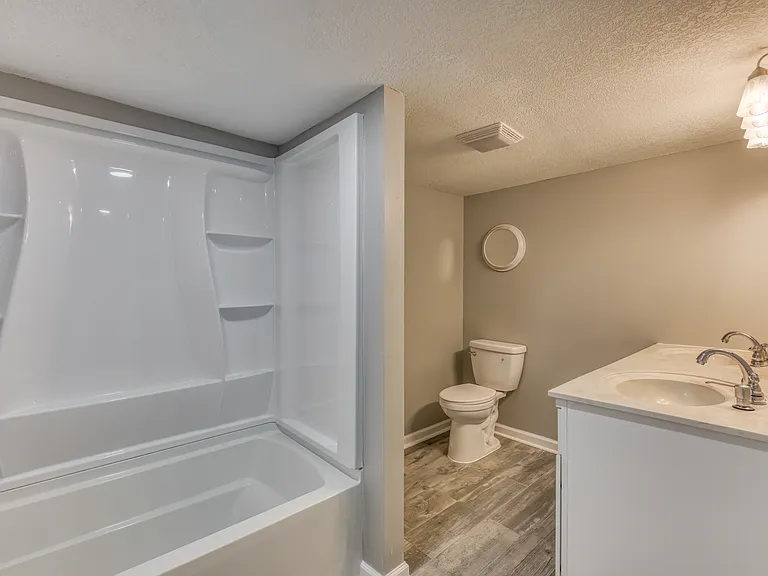 1216 Norway St #102 — Photo 7