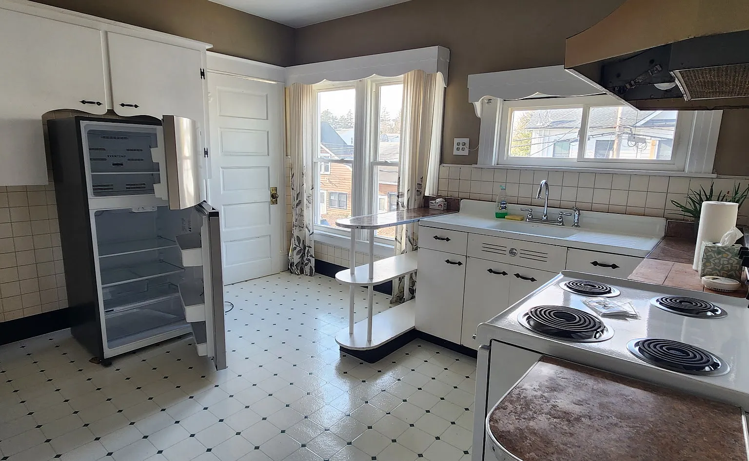 2 bed, 1000 sqft, $1,750 — Photo 4