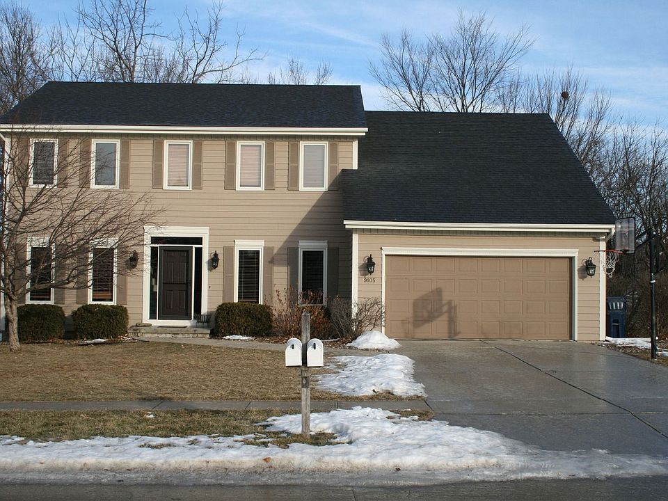 Beautiful 4BR Family home on the Greebelt in Urbandale