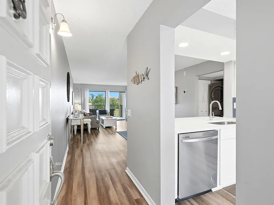 6105 Palma Del Mar Blvd S #219