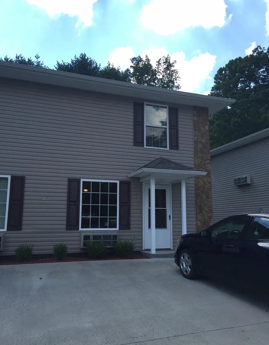 60 Misty Glenn Ter — Photo 2