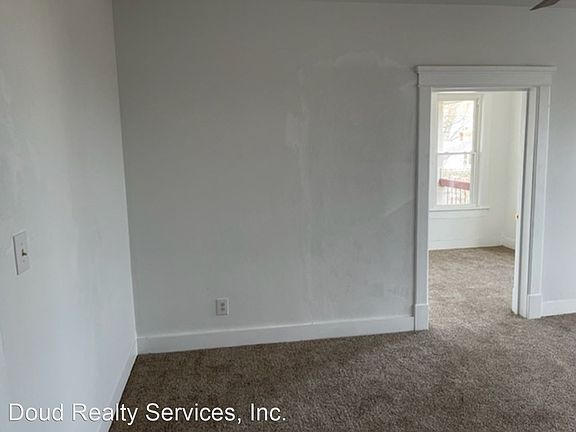 5th image of 131 Hough Ave #5