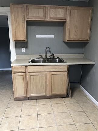 3rd image of 1128 Texas Ave