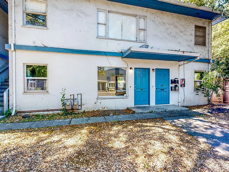 560 McConnell Ave — Photo 3