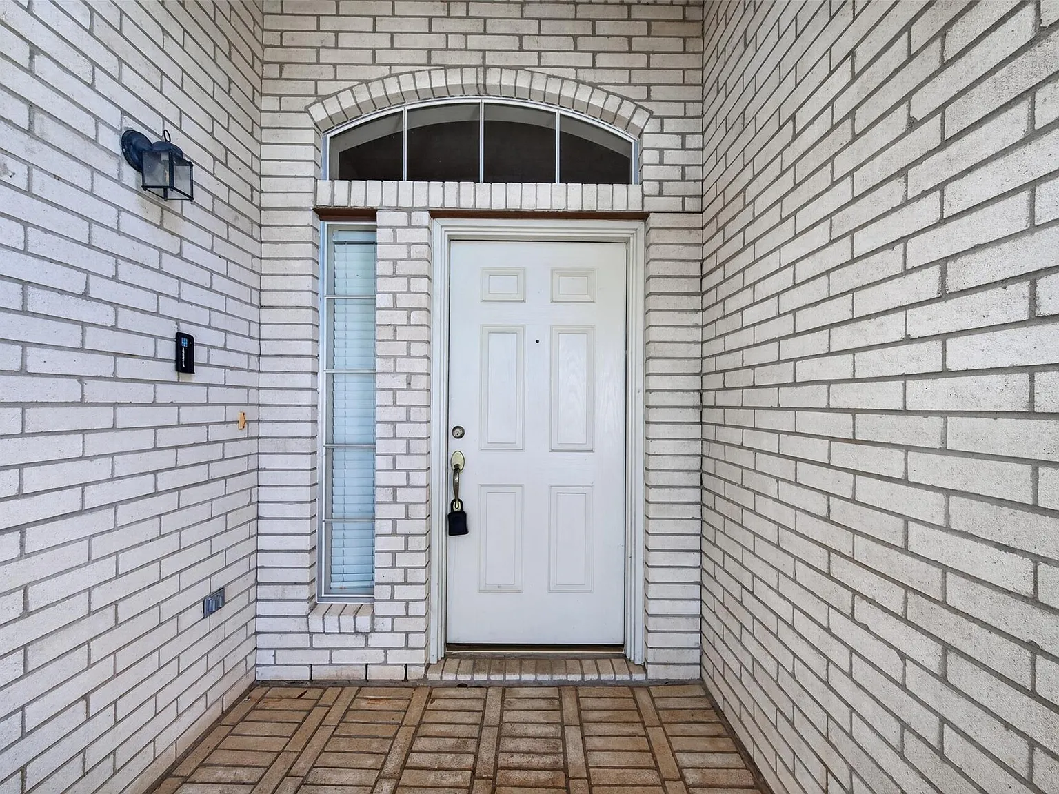 3 bed, 2.0 bath, 1899 sqft, $2,000 — Photo 4