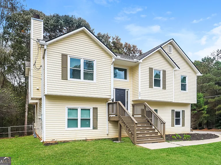 202 Wesley Mill Way — Photo 2