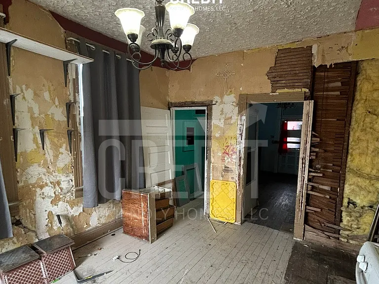 106 S Benton St — Photo 4