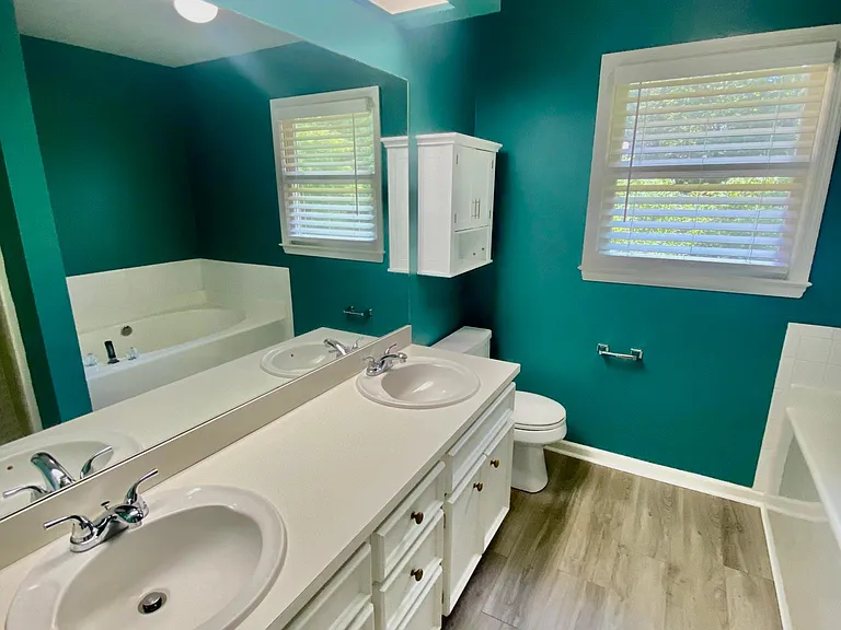 7036 Stoneybrook Dr — Photo 17