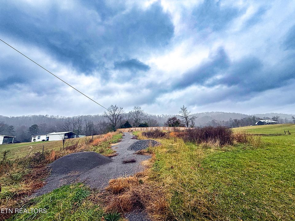 2nd image of 2015 Tater Valley Rd