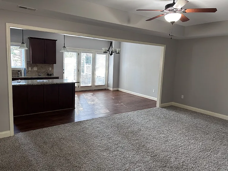 1040 Commonwealth Cir — Photo 17