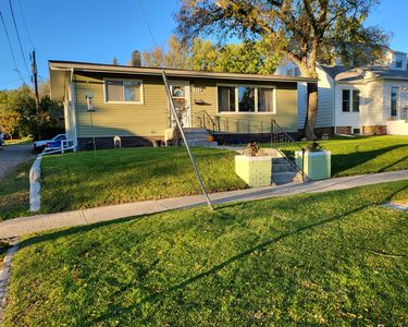 715 3rd St NE, Jamestown, ND, 58401