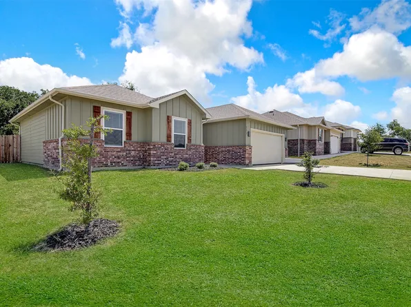 123 Wells St, Cleburne, TX 76031