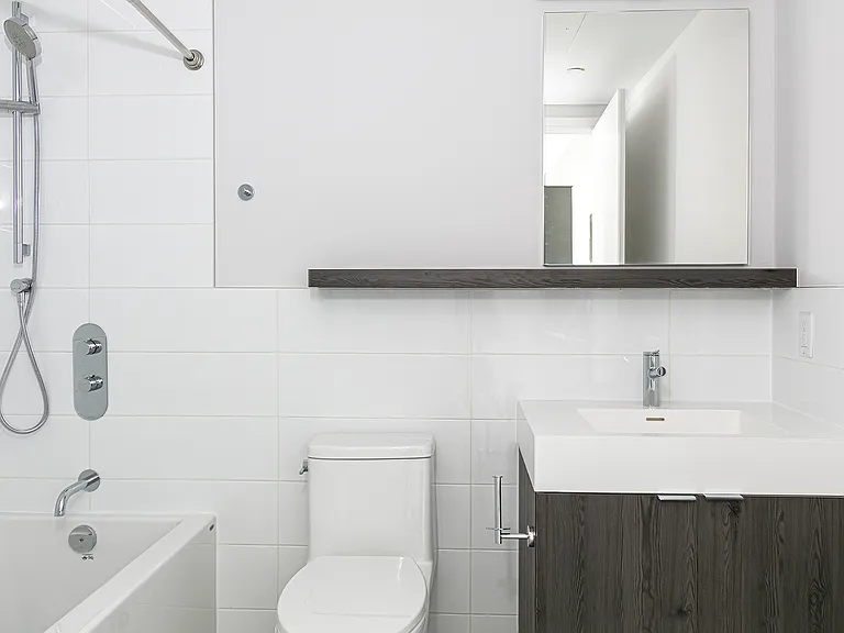 664 Spadina Ave — Photo 10