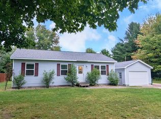 609 Brookfield Ln, Marquette, MI 49855