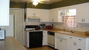 4th image of 2101 Garden Dr