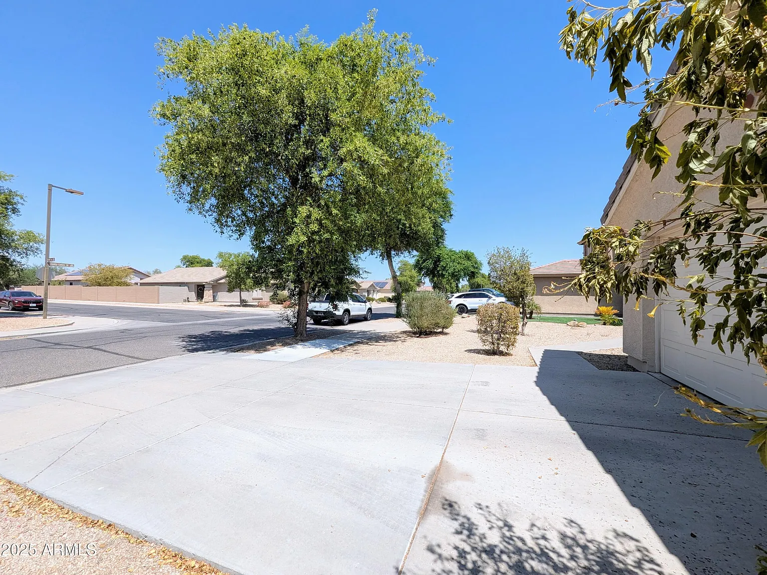4 bed, 2.0 bath, 1615 sqft, $2,098 — Photo 4