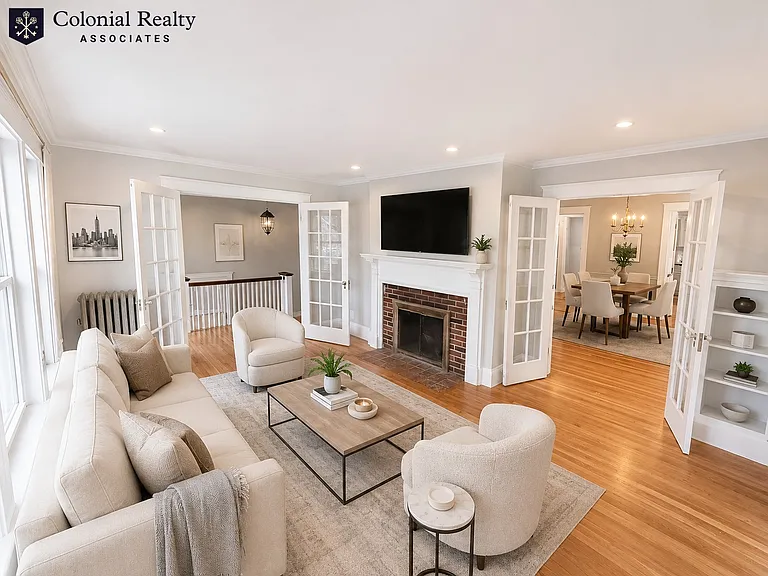 332 Belmont St #2 — Photo 2