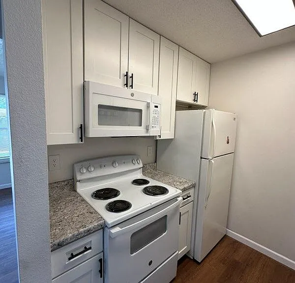 1001 N Church St #C — Photo 4