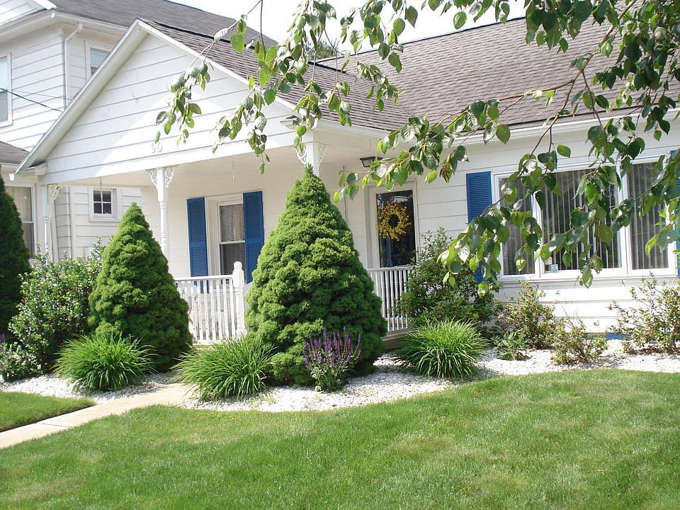 1st image of 90 Dennison St