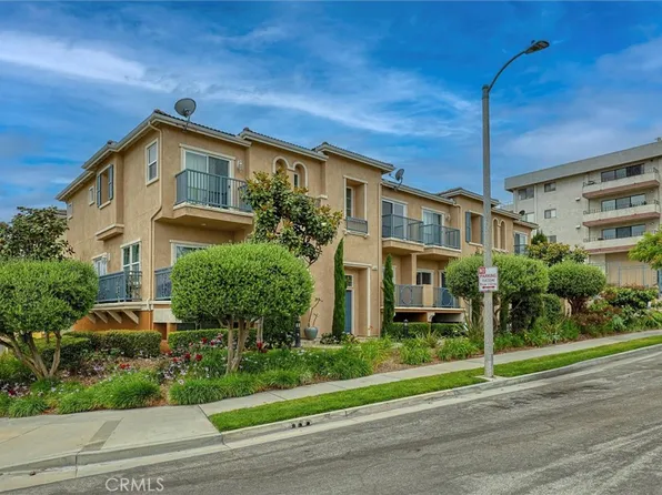 2680 E Panorama Dr, Signal Hill, CA 90755