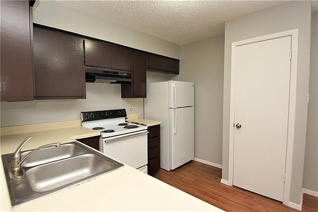 1st image of 5500 Rose Hill Cir