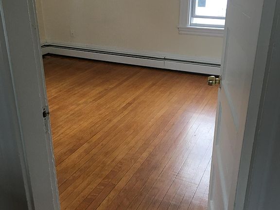 4th image of 22 Vine St APT 3