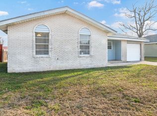 104 Moonlite Ln, Sinton, TX 78387