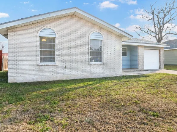 104 Moonlite Ln, Sinton, TX 78387