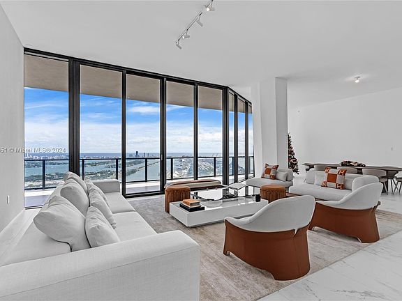 5th image of 1000 Biscayne Blvd Unit 4902