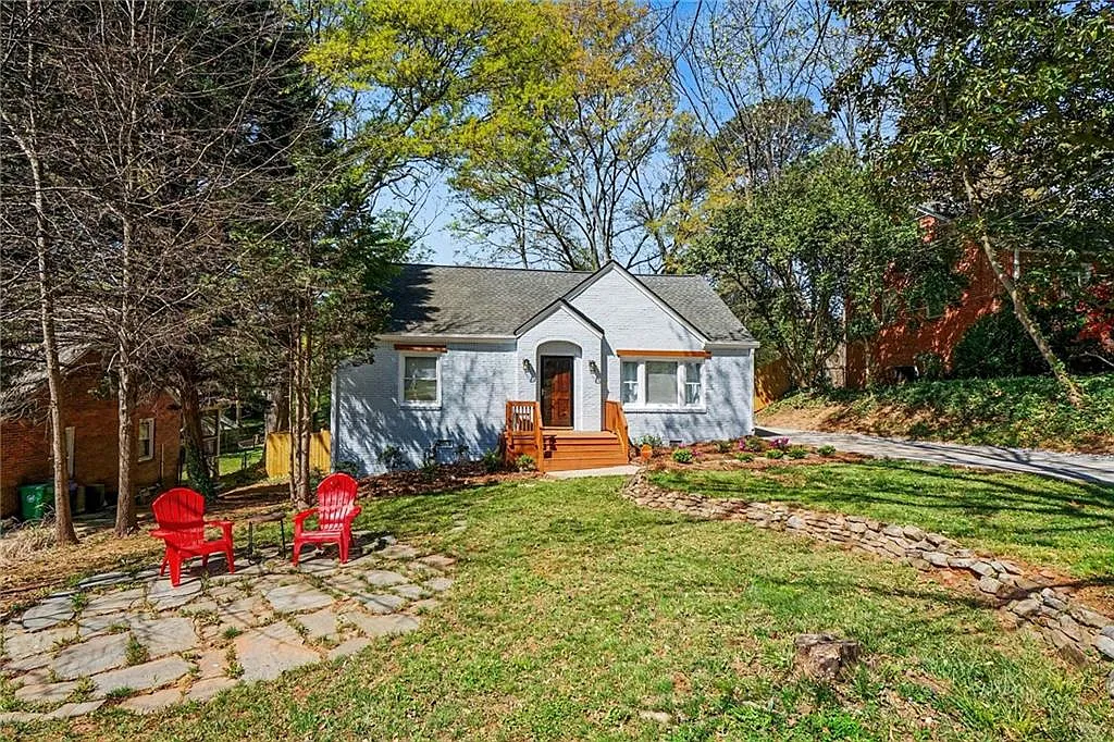4 bed, 2.0 bath, 1450 sqft, $2,500 — Photo 1