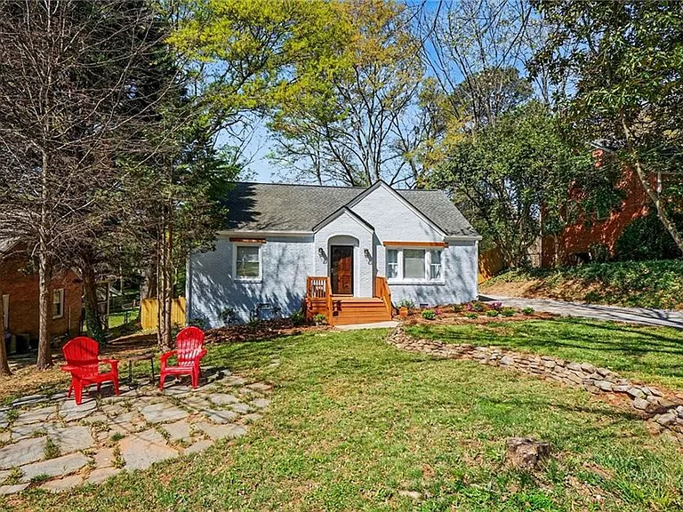 1201 Walker Dr — Photo 1