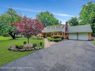 20 Dayton Ln, Manalapan, NJ 07726