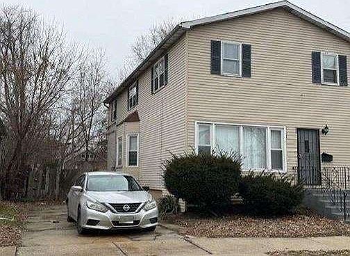 2nd image of 13904 S Edbrooke Ave