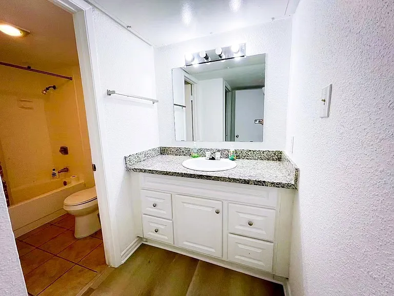 9201 Clarewood Dr #283 — Photo 8