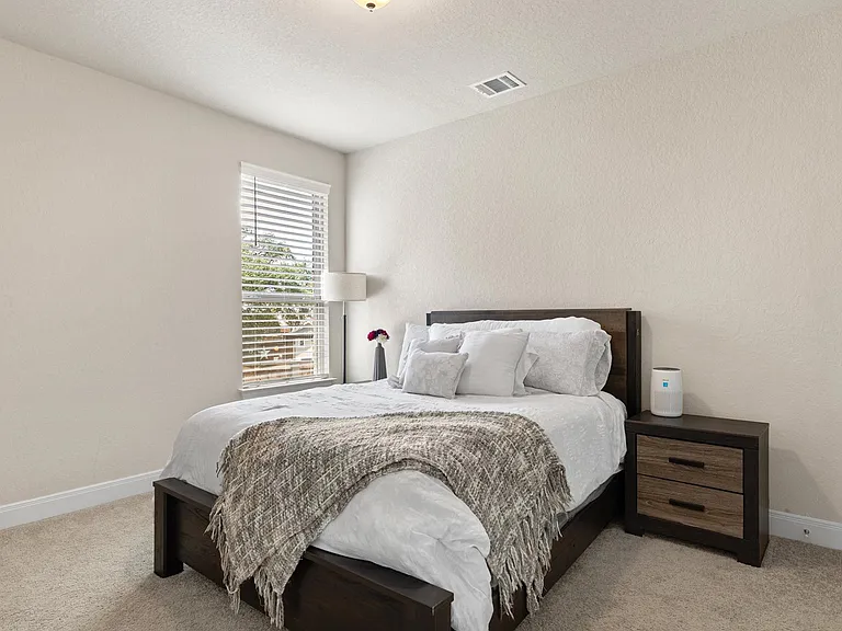 270 Lilly Blf — Photo 22