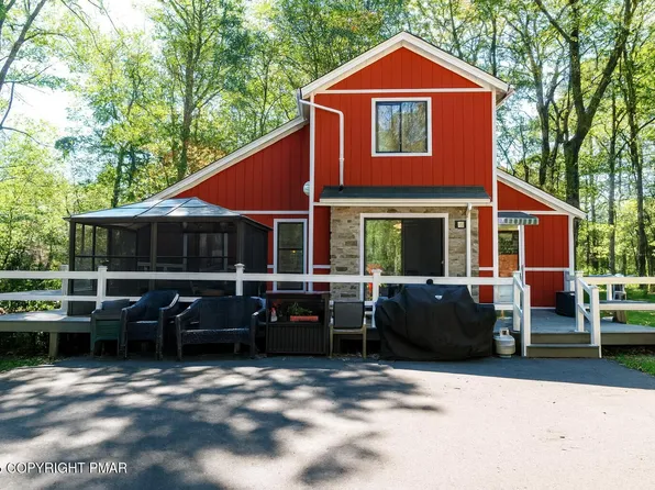 3109 Robert David Dr, Tobyhanna, PA 18466