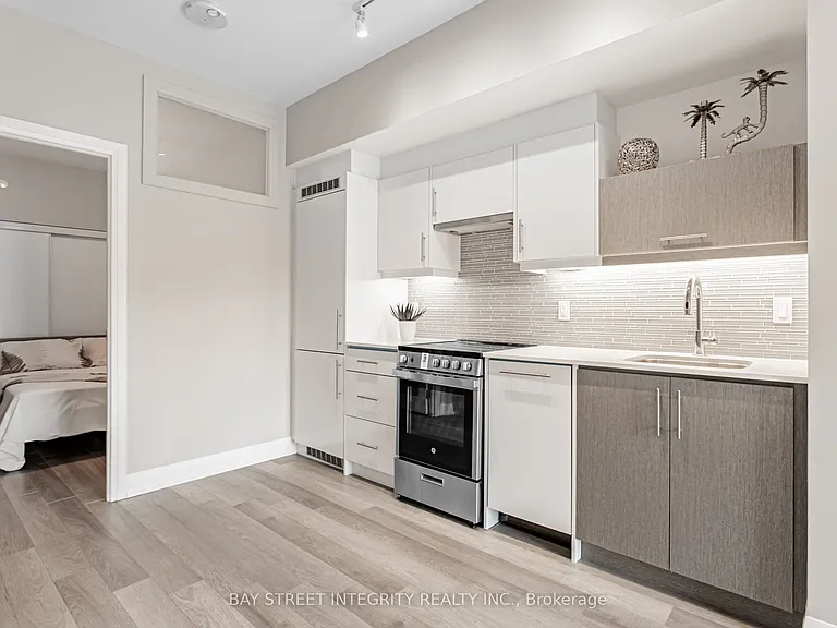181 Huron St #201 — Photo 9