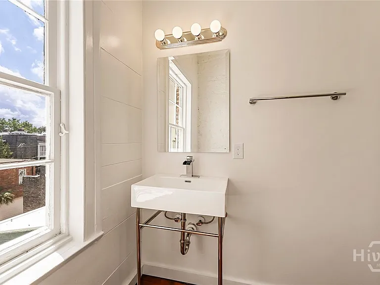 117 E Jones St #PARLOR — Photo 15